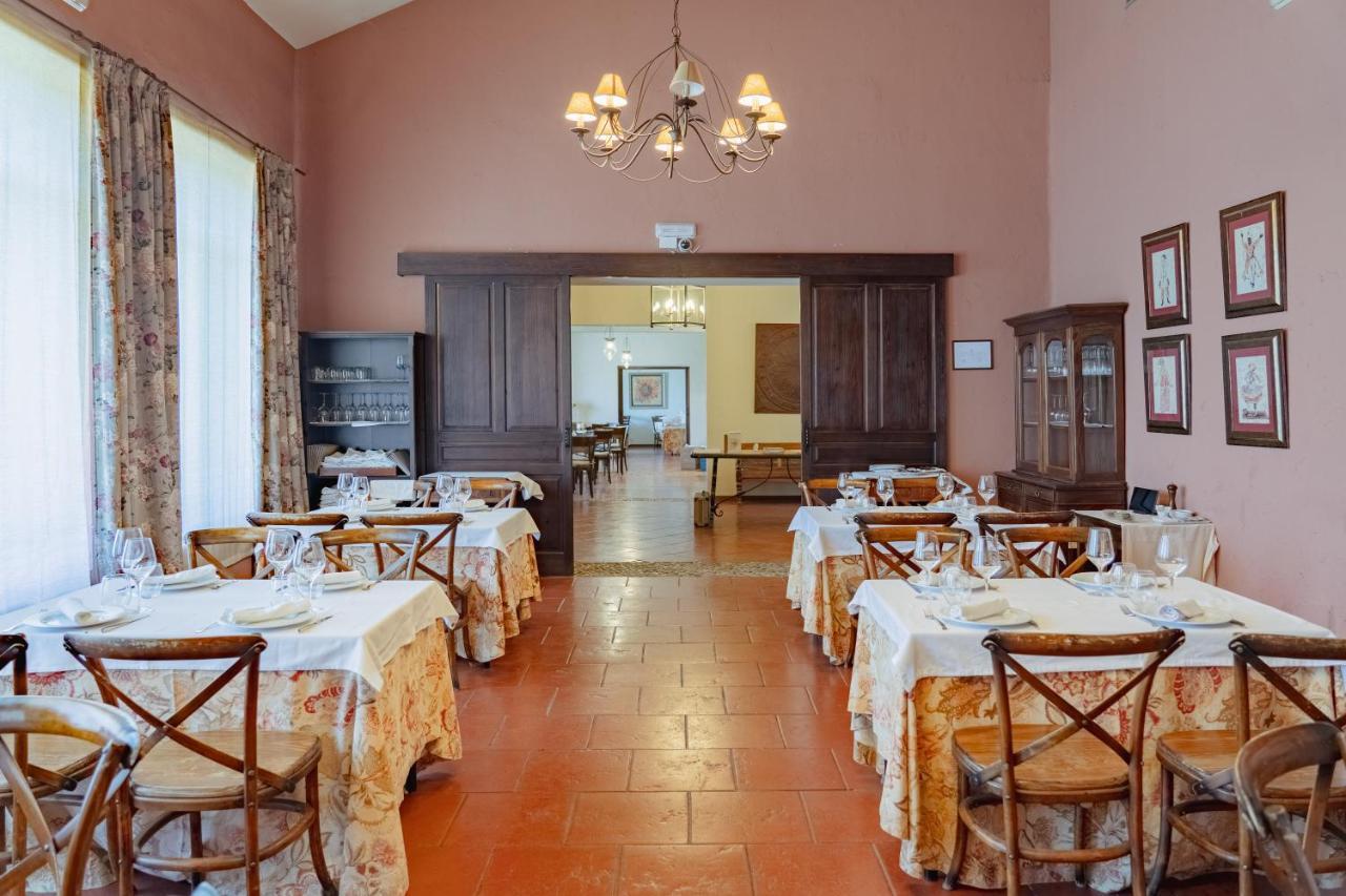 Posada Real Restaurante El Linar Del Zaire Burgohondo Exterior foto