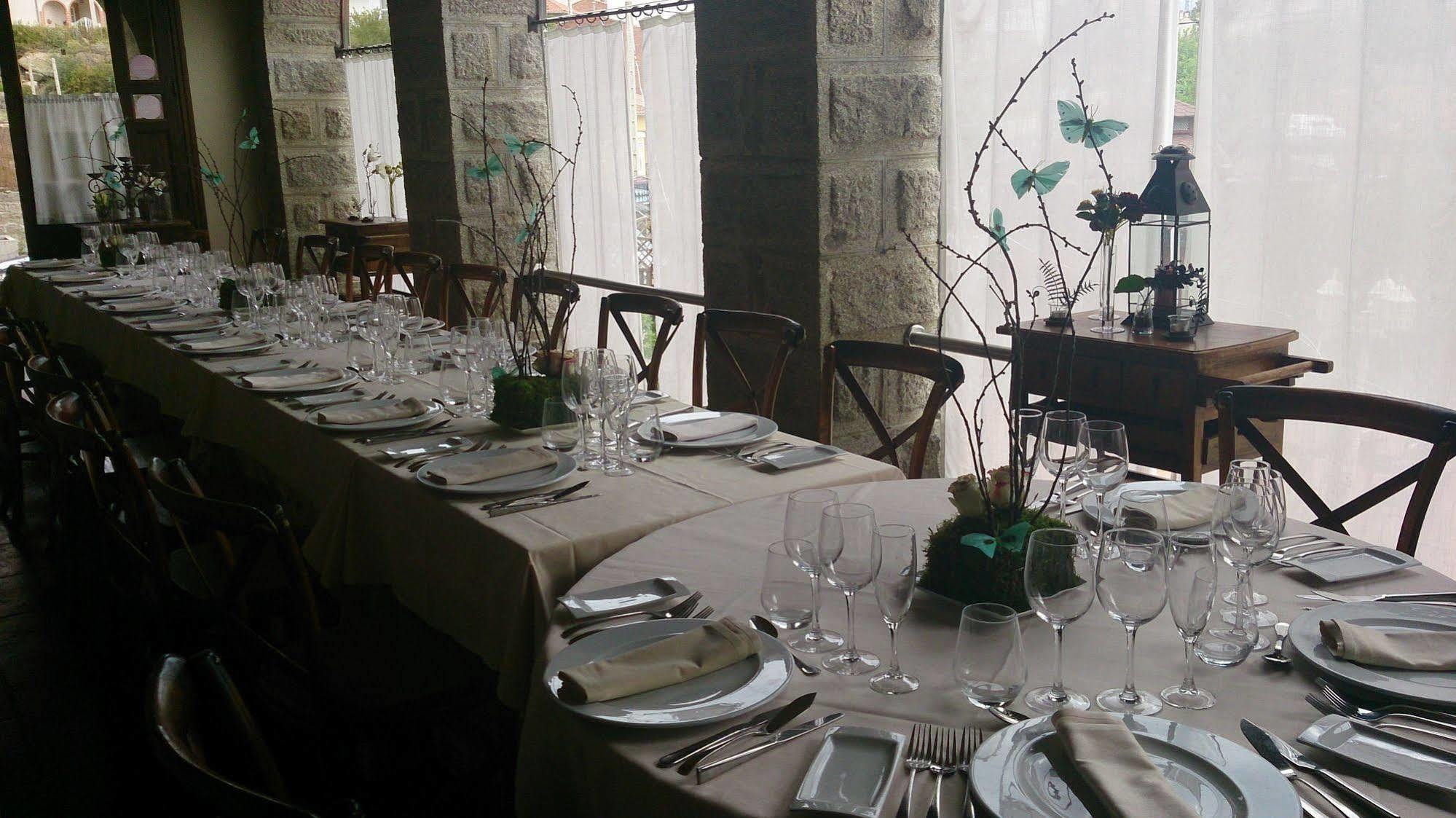 Posada Real Restaurante El Linar Del Zaire Burgohondo Exterior foto