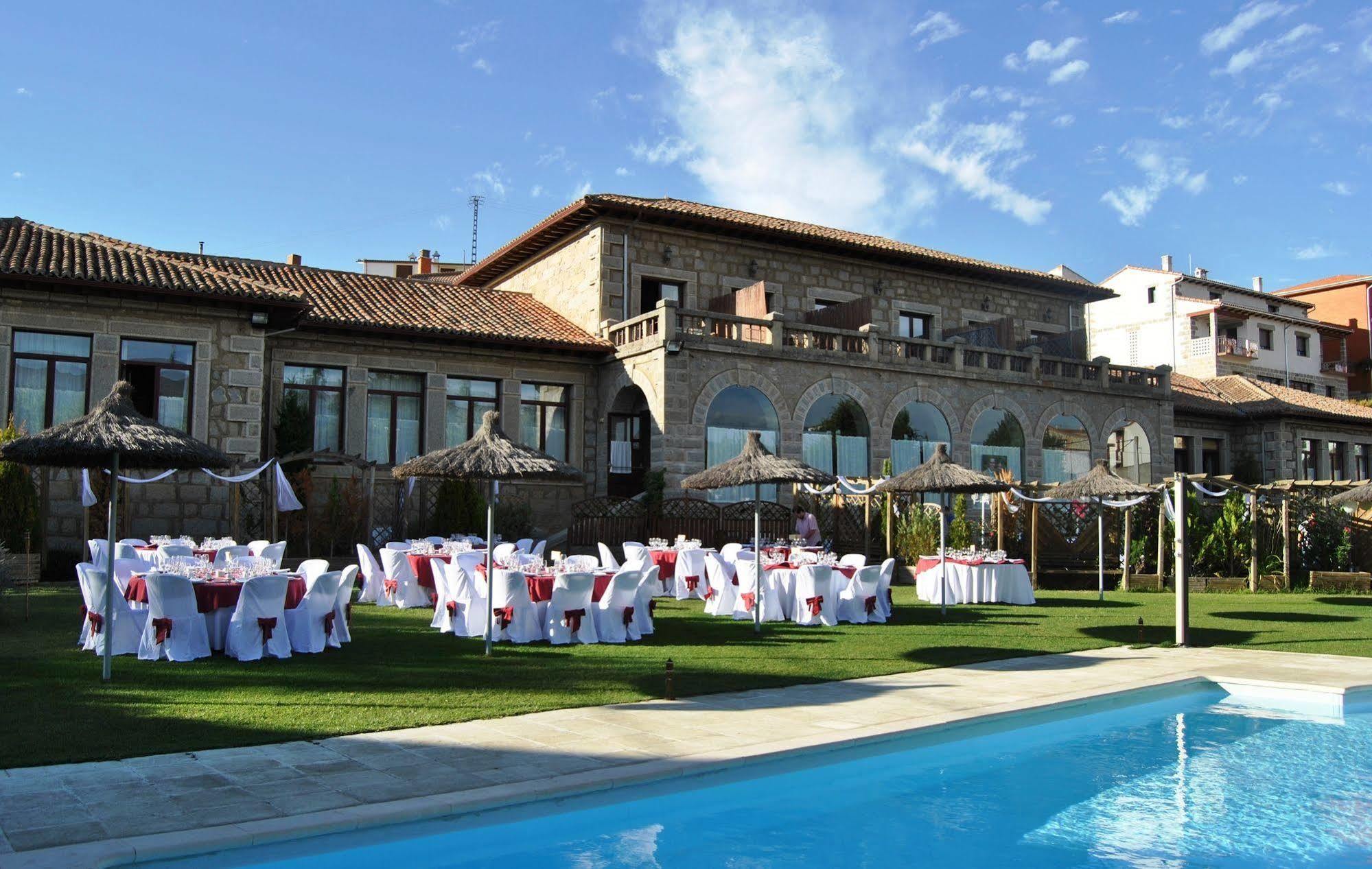 Posada Real Restaurante El Linar Del Zaire Burgohondo Exterior foto